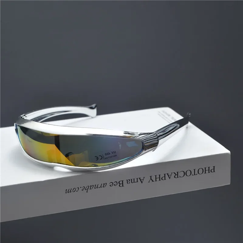 Retro functional wind laser sunglasses female Internet celebrities riding personalized street sunglasses
Retro functional wind laser sunglasses female Internet celebrities riding personalized street sunglasses