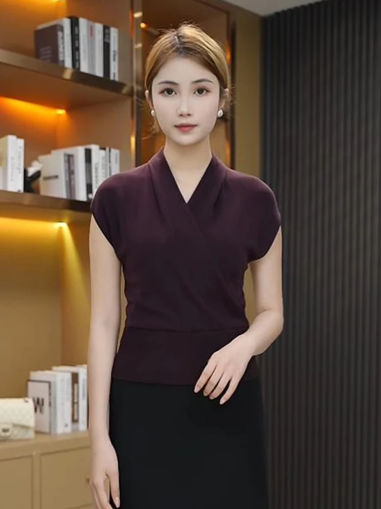 Elegant Slim Fit Knitwear V-Neck Cross Design Summer Slimming Lightweight Ice Silk Short Sleeve Women's Fashionable Top
Elegant Slim Fit Knitwear V-Neck Cross Design Summer Slimming Lightweight Ice Silk Short Sleeve Women's Fashionable Top