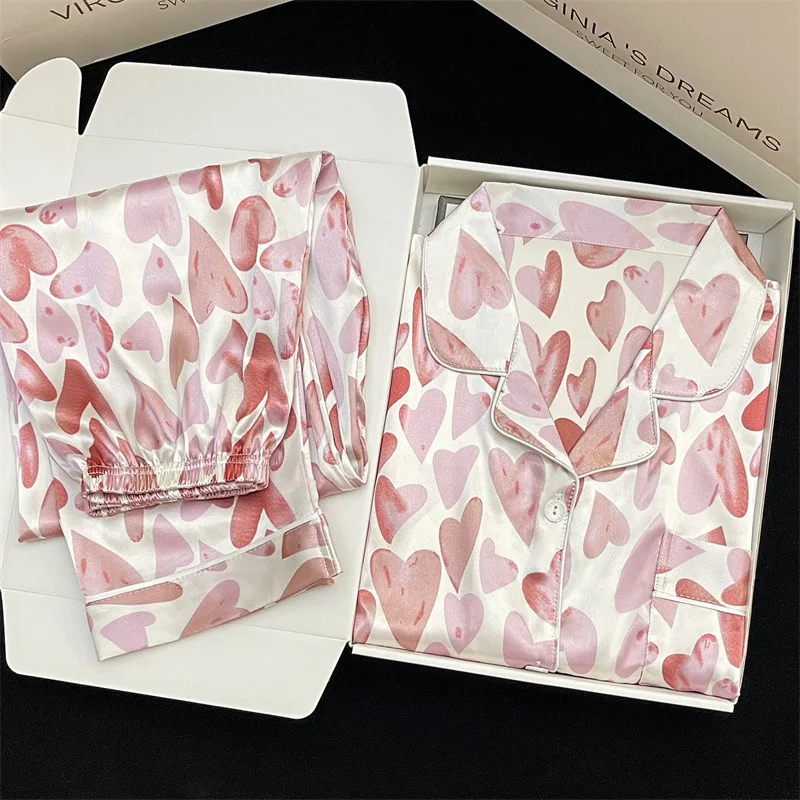 2024High Quality Pajamas Women's Satin Long-sleeved Suit Love Printed High-grade Ice Silk Can Be Worn Outside Home Wear
2024High Quality Pajamas Women's Satin Long-sleeved Suit Love Printed High-grade Ice Silk Can Be Worn Outside Home Wear