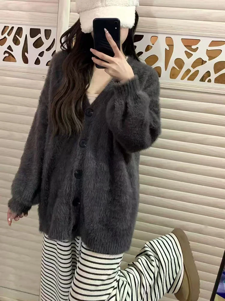 Осенний женский кардиган с имитацией норки, корейский свободный вязаный свитер с длинными рукавами, универсальные кардиганы, топы, однотонные свободные вязаные пальто
Осенний женский кардиган с имитацией норки, корейский свободный вязаный свитер с длинными рукавами, универсальные кардиганы, топы, однотонные свободные вязаные пальто