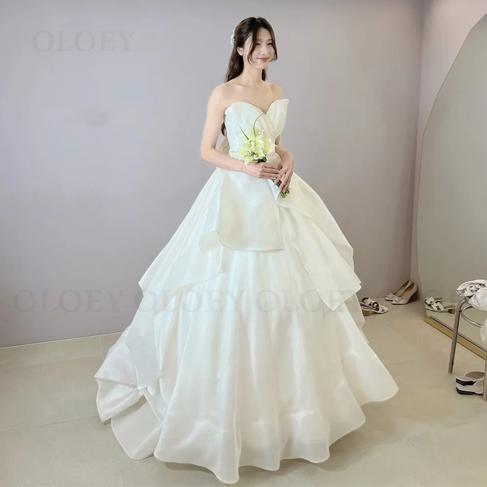 OLOEY Elegant Pleats A Line Wedding Dress Korea Photo Shoot Sweetheart Neck Floor Length Bridal Gown Corset Back Customized
OLOEY Elegant Pleats A Line Wedding Dress Korea Photo Shoot Sweetheart Neck Floor Length Bridal Gown Corset Back Customized