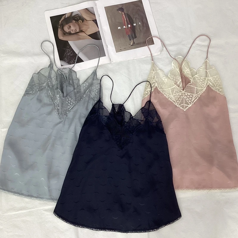 Strap top summer high-end comfortable lightweight texture silky lace V-neck camisole vest
Strap top summer high-end comfortable lightweight texture silky lace V-neck camisole vest