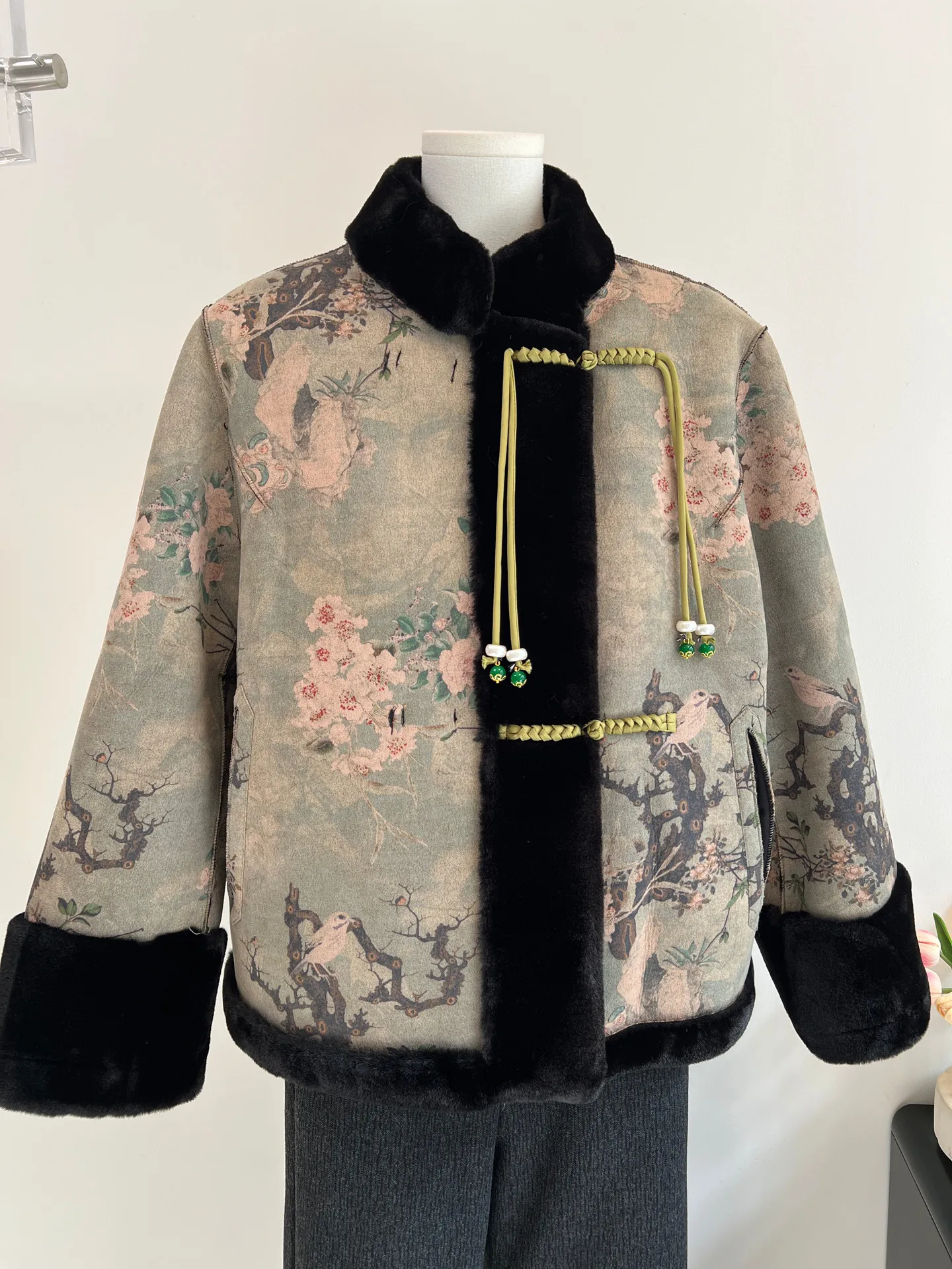New Year Chinese Style Thickened Fleece Lined Fur Coat Women's Fashionable Versatile Autumn Winter Outerwear Warmth Guaranteed
New Year Chinese Style Thickened Fleece Lined Fur Coat Women's Fashionable Versatile Autumn Winter Outerwear Warmth Guaranteed