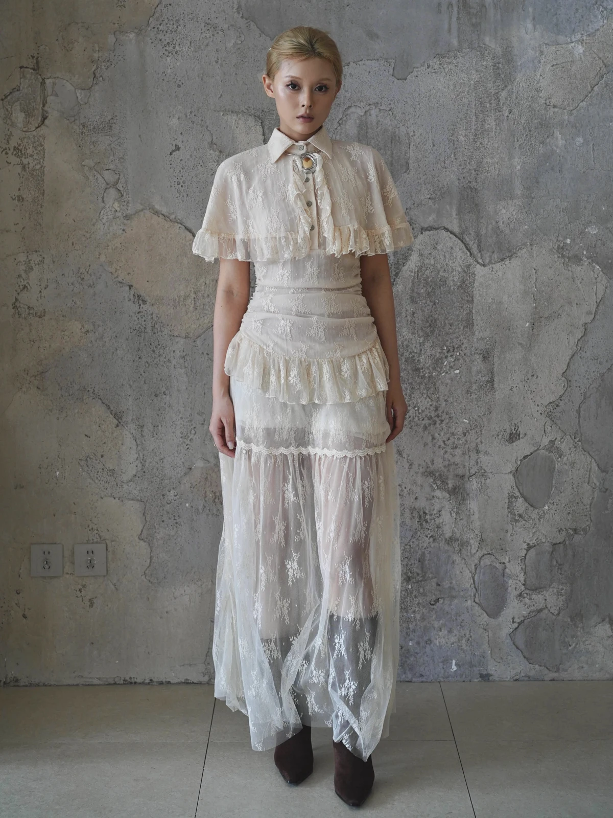 Комплект: топ с кружевным подолом и длинная юбка из фатина с цветочным принтом Annie's Armor Original. Элегантный и шикарный.
Комплект: топ с кружевным подолом и длинная юбка из фатина с цветочным принтом Annie's Armor Original. Элегантный и шикарный.