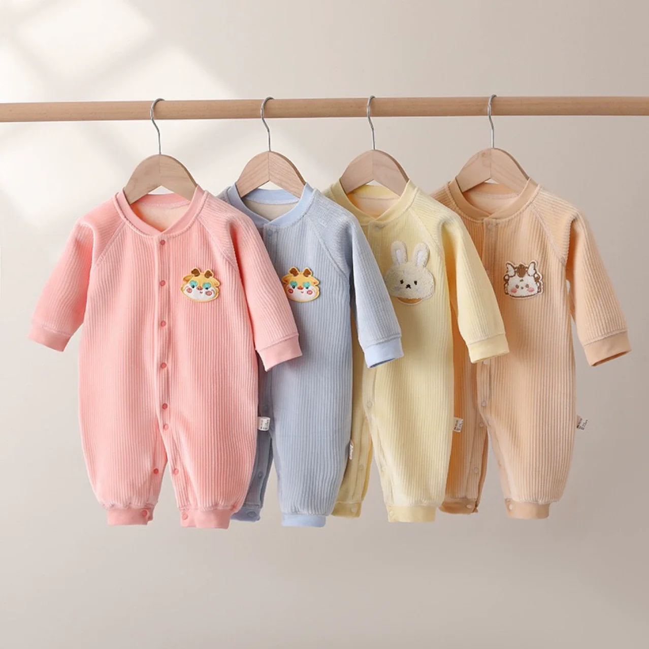 Baby Jumpsuit Long Sleeves and Long Pants Warm Autumn Winter Double-faced Fleece Cartoon Design for Boys Girls Bodysuit
Baby Jumpsuit Long Sleeves and Long Pants Warm Autumn Winter Double-faced Fleece Cartoon Design for Boys Girls Bodysuit