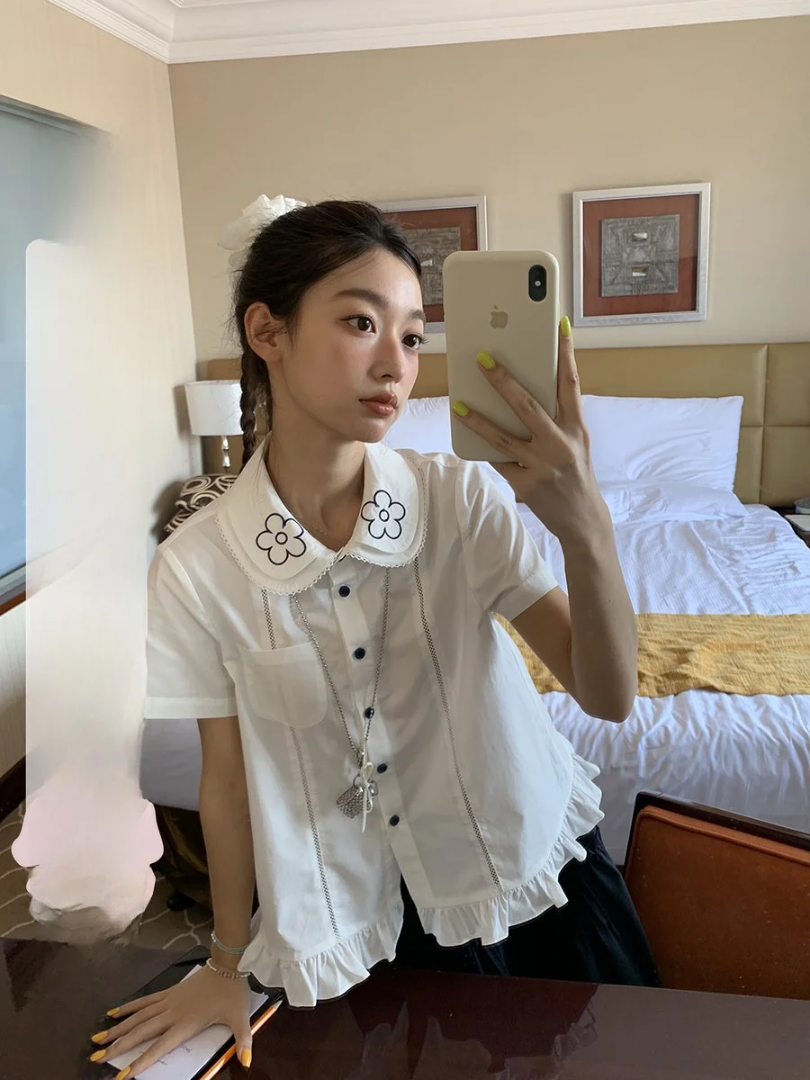 White Cotton ort Sve irt Women's Loose Fit Floral Embroidery Collar Versatile Jiang Jam Flower Pattern Summer irt
White Cotton ort Sve irt Women's Loose Fit Floral Embroidery Collar Versatile Jiang Jam Flower Pattern Summer irt