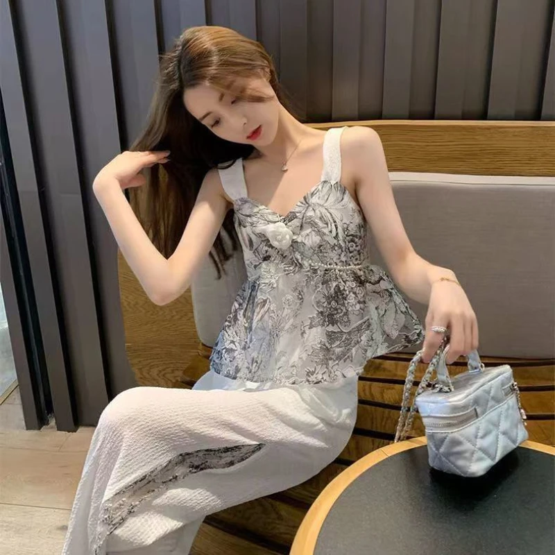 Summer Tracksuits Women Sleeveless Top and Pants Suits Female Floral Casual Two Piece Sets Outfits Ladies Matching G379
Summer Tracksuits Women Sleeveless Top and Pants Suits Female Floral Casual Two Piece Sets Outfits Ladies Matching G379