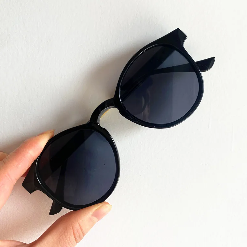 Fashion Sun Glasses Women Anti-UV Spectacles Retro Google Black Color Eyeglasses Simplity Round Frame Sunglasses
Fashion Sun Glasses Women Anti-UV Spectacles Retro Google Black Color Eyeglasses Simplity Round Frame Sunglasses