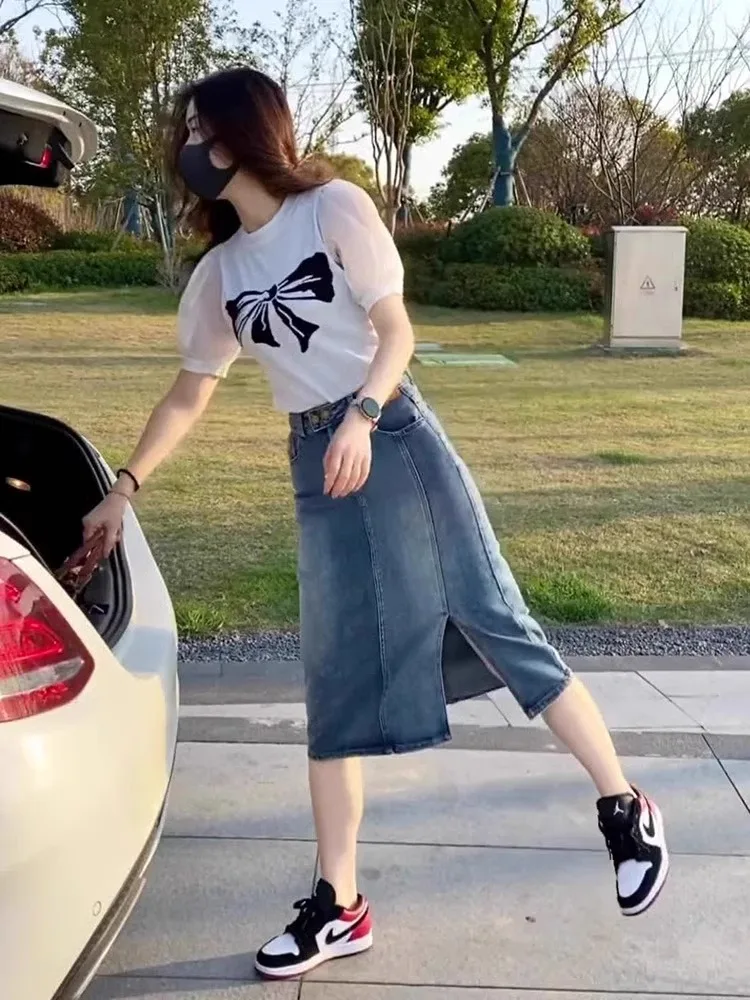 Summer New Knot Print Short Sleeve T-Shirt Women's Fashion Design Simple V-neck Bubble Sleeve Top Polyester Material
Summer New Knot Print Short Sleeve T-Shirt Women's Fashion Design Simple V-neck Bubble Sleeve Top Polyester Material