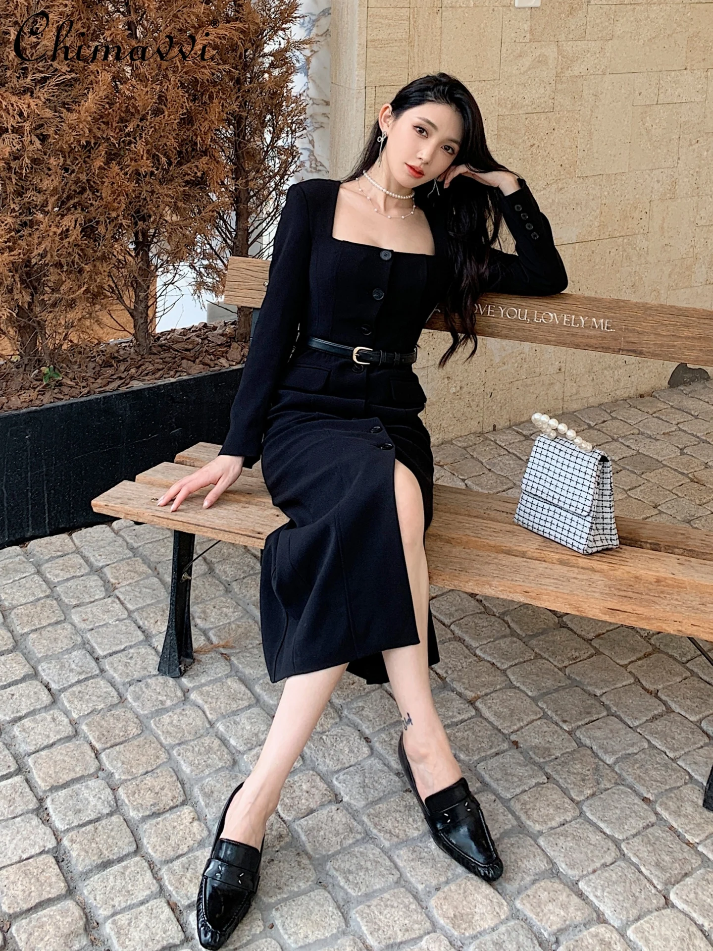 2025 Autumn Winter New Heavy Black Square Neck Long Sleeve Dress Fashion Simple Commuting OL Slim Fit Elegant Long Dress
2025 Autumn Winter New Heavy Black Square Neck Long Sleeve Dress Fashion Simple Commuting OL Slim Fit Elegant Long Dress