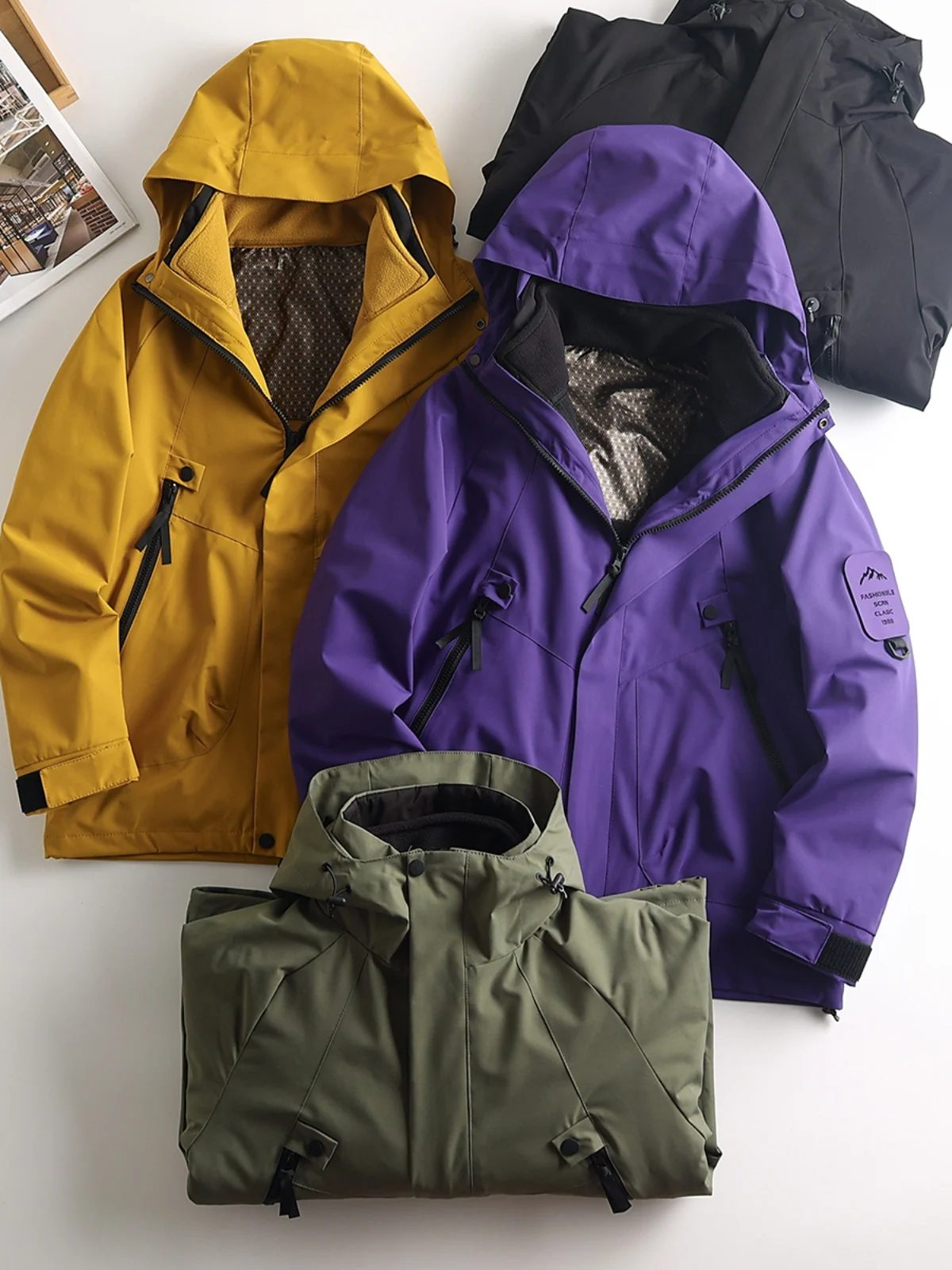 Съемная внутренняя часть! Tee-Way Wear! Ветрозащитный и водонепроницаемый! Мужская осенне-зимняя уличная куртка с капюшоном в городском стиле
Съемная внутренняя часть! Tee-Way Wear! Ветрозащитный и водонепроницаемый! Мужская осенне-зимняя уличная куртка с капюшоном в городском стиле