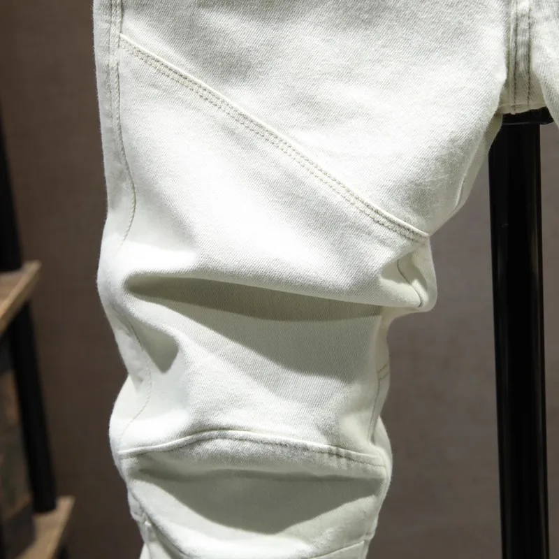 Street fashion men's jeans washed with elastic and slim fit zipper decoration retro white men's motorcycle splicing pants Y2K
Street fashion men's jeans washed with elastic and slim fit zipper decoration retro white men's motorcycle splicing pants Y2K