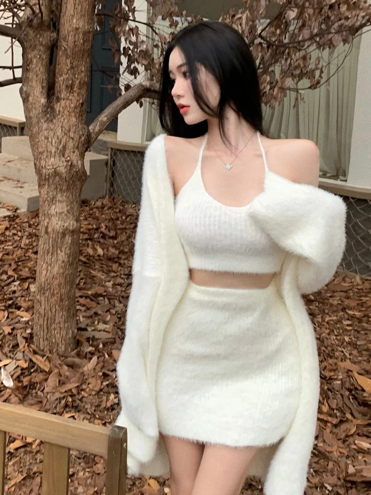 Laid-back Elegance Pure Desire Mouton Woolen Open Cardigan Outerwear Long Sleeve Bodycon Skirt Three-piece Set for Women
Laid-back Elegance Pure Desire Mouton Woolen Open Cardigan Outerwear Long Sleeve Bodycon Skirt Three-piece Set for Women