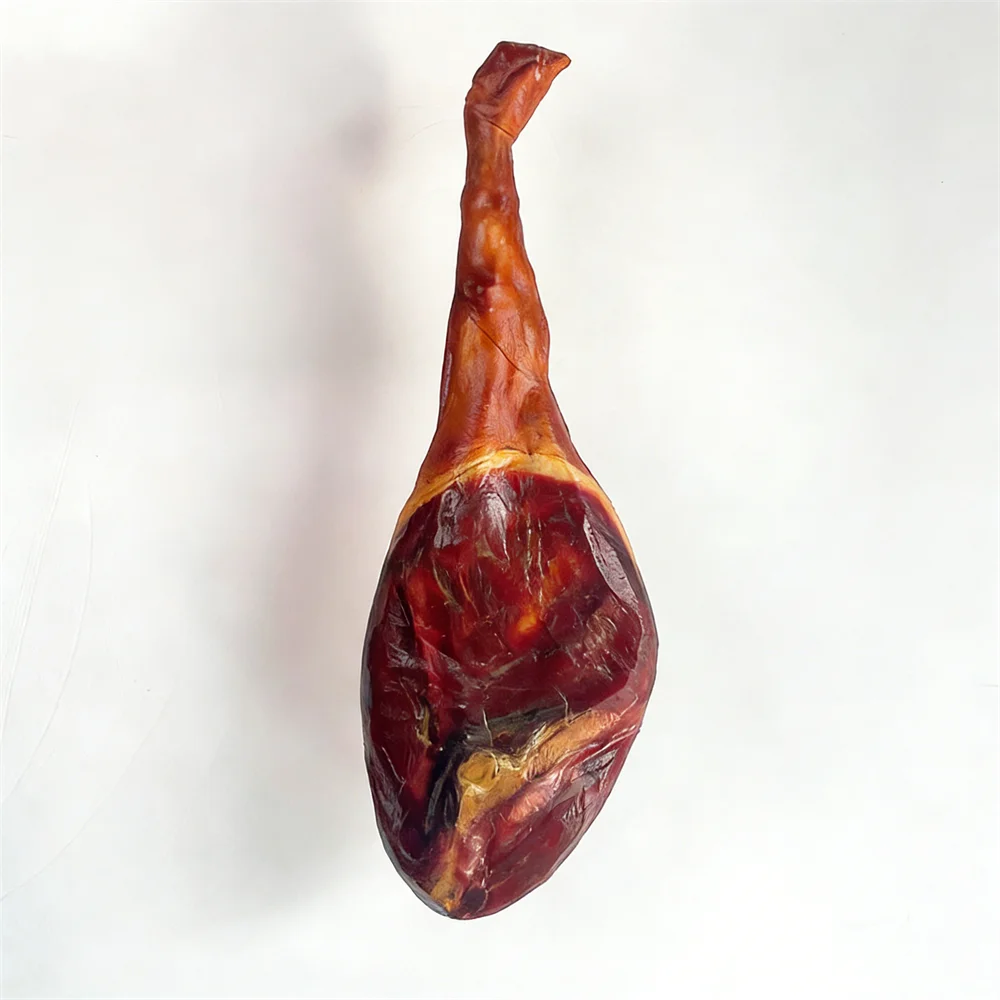 Модель для демонстрации в мясной лавке: 24-дюймовая имитация колбасы «Колбаса из свиной лапки» (испанская копченая ветчина), материал — пластик/полиуретан, для продуктового магазина/деликатесной лавки
Модель для демонстрации в мясной лавке: 24-дюймовая имитация колбасы «Колбаса из свиной лапки» (испанская копченая ветчина), материал — пластик/полиуретан, для продуктового магазина/деликатесной лавки