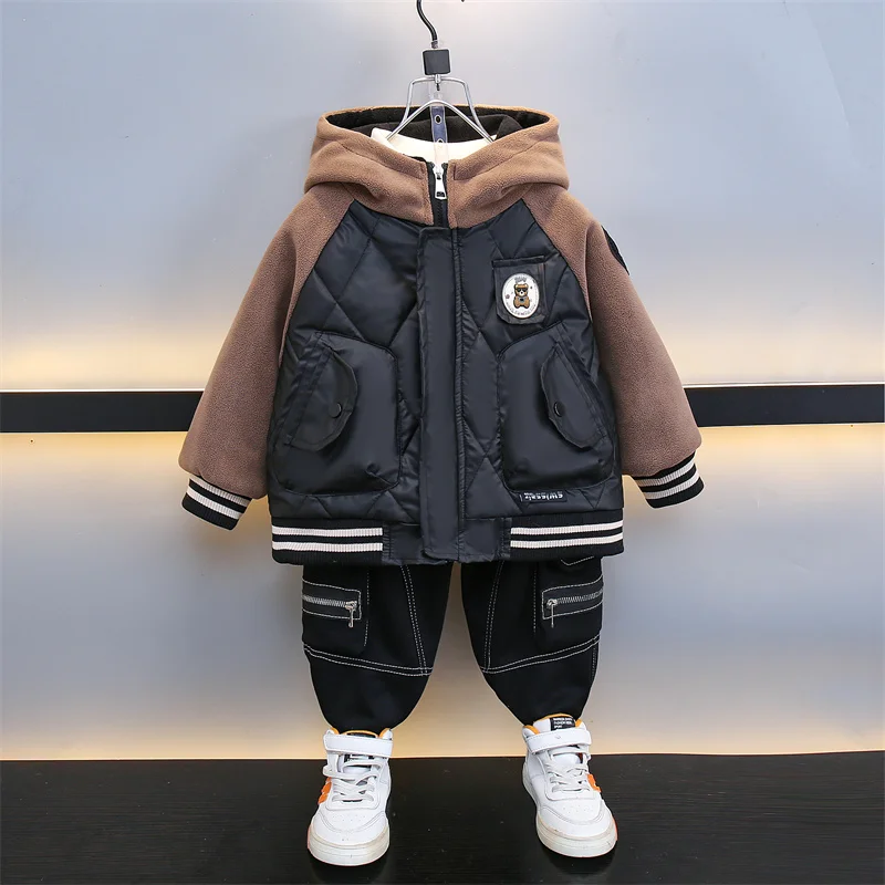 Утепленная зимняя куртка для мальчиков: теплая, водонепроницаемая, с капюшоном, хлопковая, приталенная, с длинными рукавами, молодежная мода
Утепленная зимняя куртка для мальчиков: теплая, водонепроницаемая, с капюшоном, хлопковая, приталенная, с длинными рукавами, молодежная мода