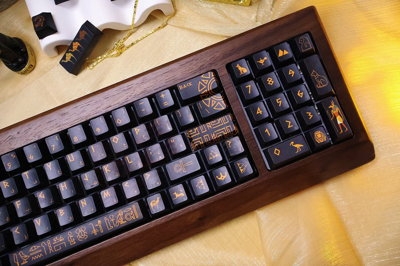 A full set of Egyptian pharaoh original design original factory highly sublimated customized keycaps universal magnetic axis
A full set of Egyptian pharaoh original design original factory highly sublimated customized keycaps universal magnetic axis
