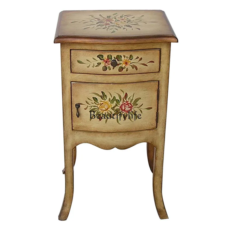 European style, hand-painted old small bedside table, retro sofa side table, phone table
European style, hand-painted old small bedside table, retro sofa side table, phone table