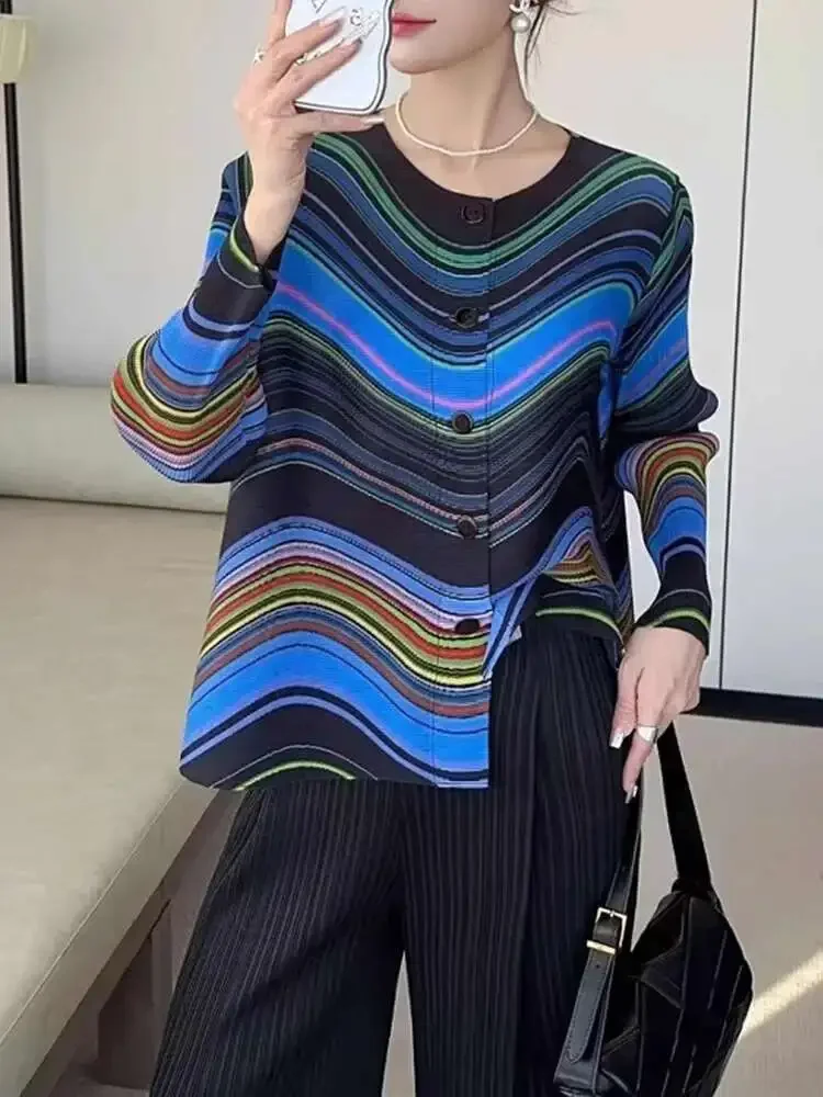 Fold Pleated Striped Shirt Women Round Collar Single Breasted Full Sleeve Versatile New 2025 Female Vintage Style Tops
Fold Pleated Striped Shirt Women Round Collar Single Breasted Full Sleeve Versatile New 2025 Female Vintage Style Tops