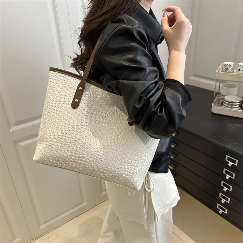 Модная женская большая сумка-тоут Capaci, повседневная сумка-мешок для работы и поездок на работу, новинка 2025, Sle Briti Sle, мягкая искусственная кожа
Модная женская большая сумка-тоут Capaci, повседневная сумка-мешок для работы и поездок на работу, новинка 2025, Sle Briti Sle, мягкая искусственная кожа