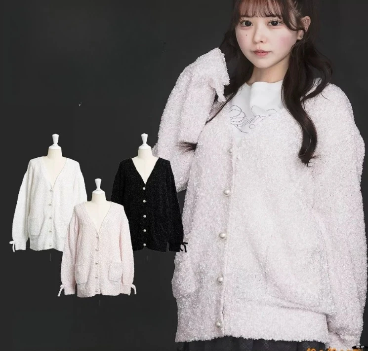 Japanese New Autumn and Winter Female V-neck Pearl Button Loose Cardigan Sweater Short Coat Women's Casual Knitwear
Japanese New Autumn and Winter Female V-neck Pearl Button Loose Cardigan Sweater Short Coat Women's Casual Knitwear