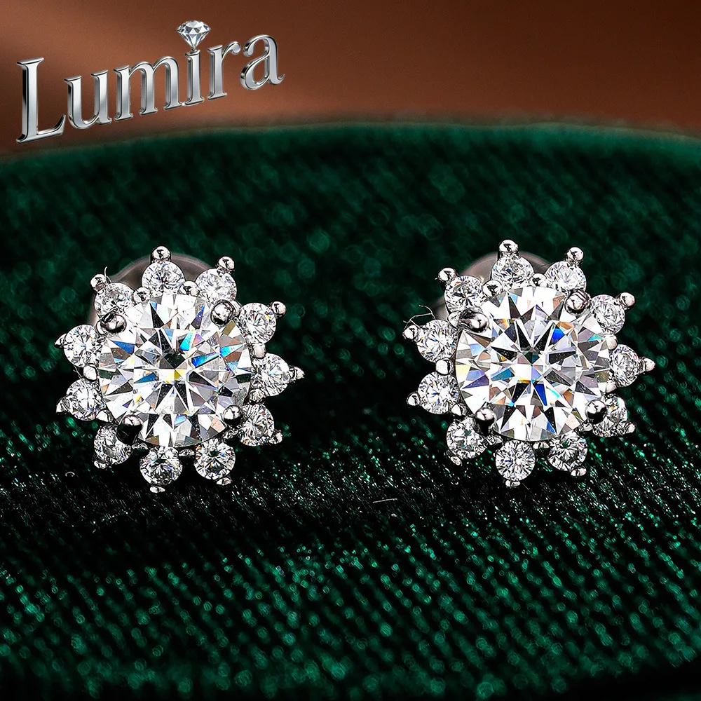 Lumira Platinum PT950 Women's Sunflower Moissanite Stud Earrings Elegant and Minimalist Wedding Gift Ear Jewelry
Lumira Platinum PT950 Women's Sunflower Moissanite Stud Earrings Elegant and Minimalist Wedding Gift Ear Jewelry