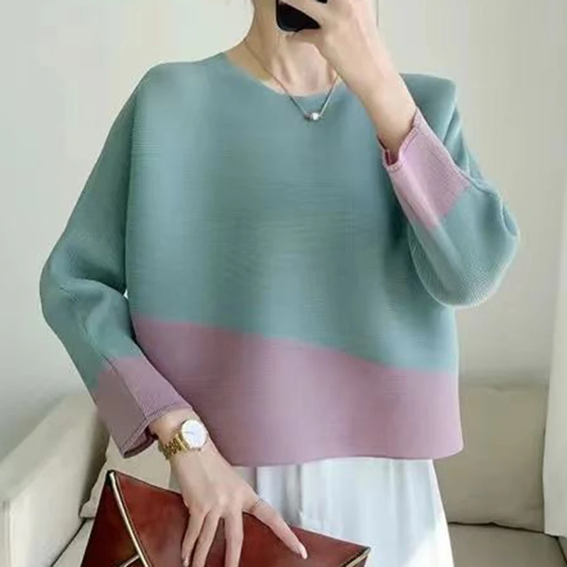 Pleated Spring and Autumn Women's Clothing, Unique Short Top, High end Women's T-shirt, Thin Style shirts
Pleated Spring and Autumn Women's Clothing, Unique Short Top, High end Women's T-shirt, Thin Style shirts