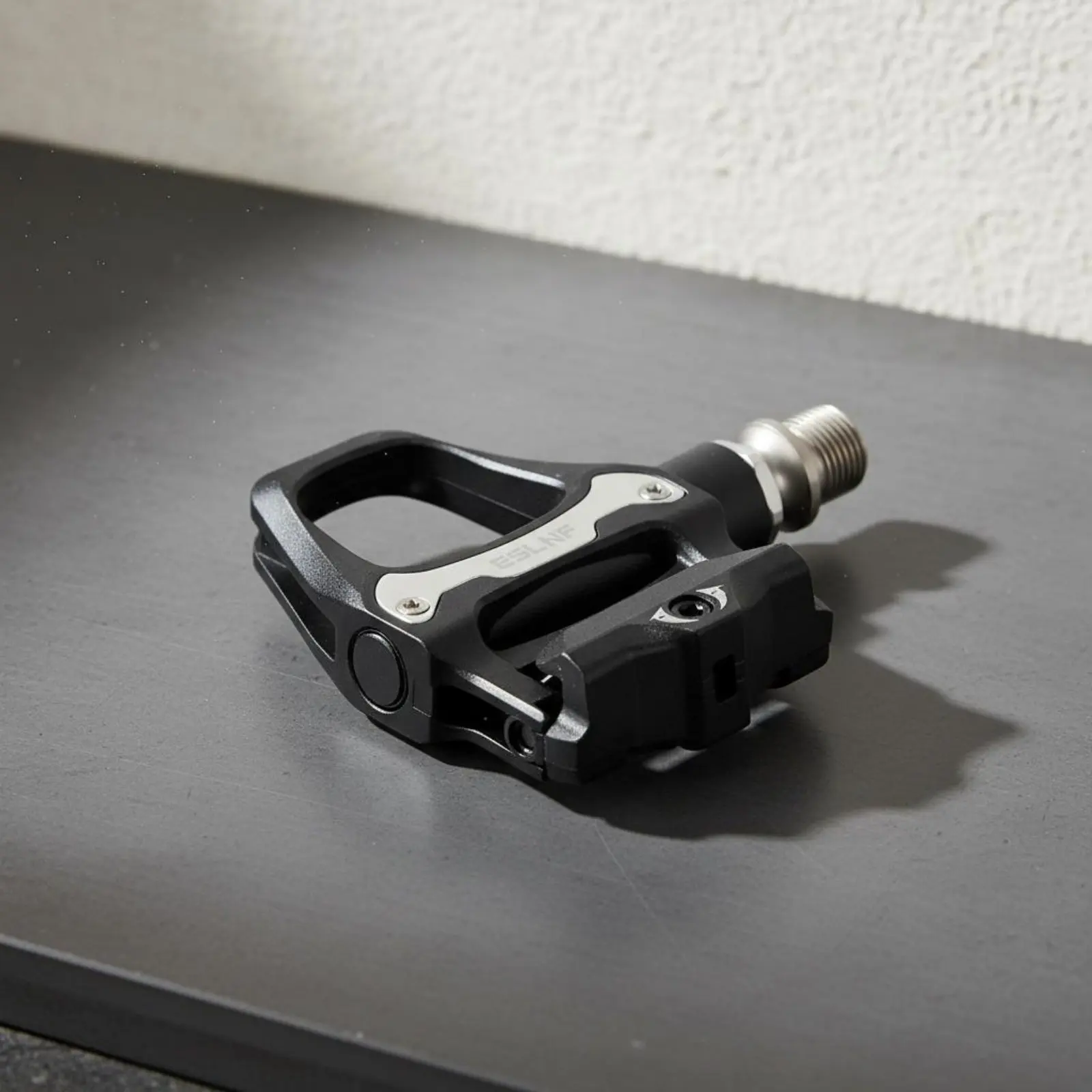 SPD Pedal Sealed Bearings Self Locking Cycle Pedal Sports Gear Waterproof Dustproof for Road Cyclists
SPD Pedal Sealed Bearings Self Locking Cycle Pedal Sports Gear Waterproof Dustproof for Road Cyclists