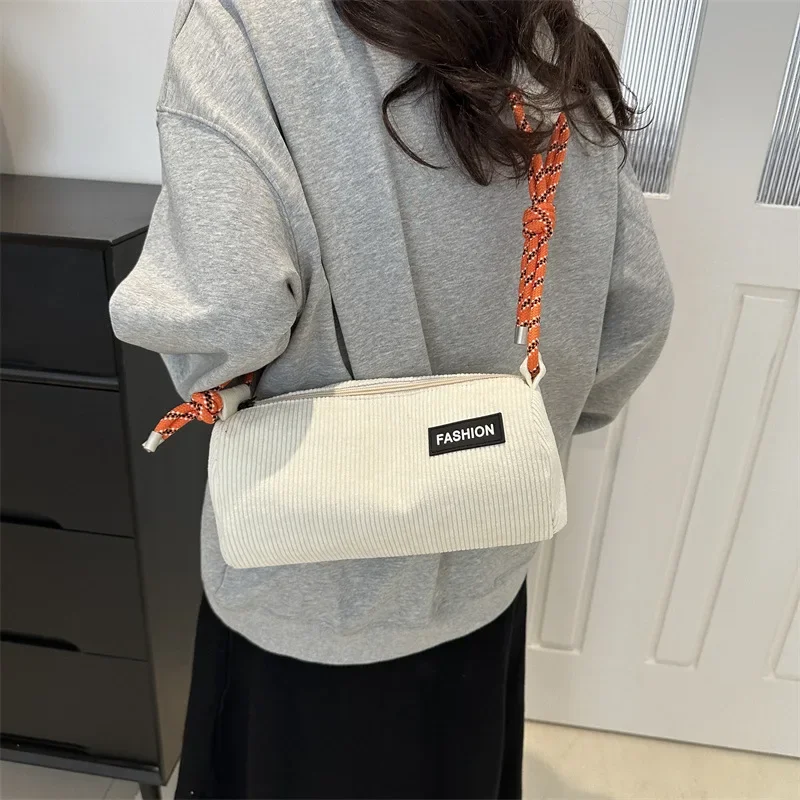 This year's popular bag 2025 new summer fashion niche generous corduroy crossbody bag female texture niche cylinder bags
This year's popular bag 2025 new summer fashion niche generous corduroy crossbody bag female texture niche cylinder bags