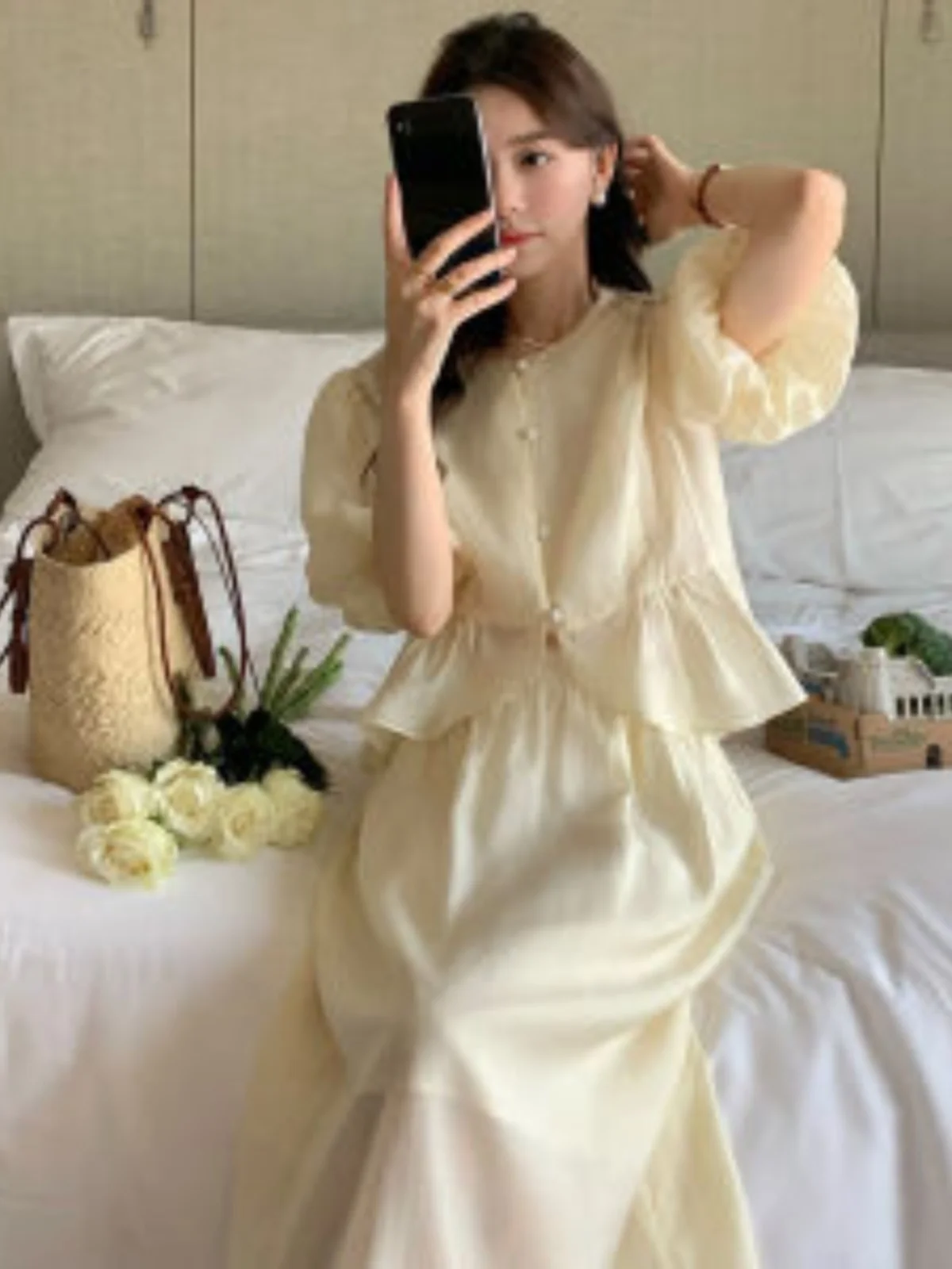 Women's Bubble Sleeve Shirt Top Slim Fit Half Skirt Two Piece Set Sweet Style Summer Fashion Ensemble Slimming Effect
Women's Bubble Sleeve Shirt Top Slim Fit Half Skirt Two Piece Set Sweet Style Summer Fashion Ensemble Slimming Effect