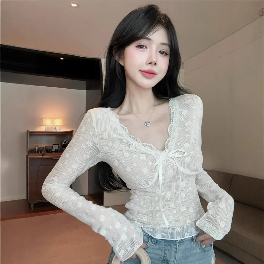 Women's Lace Top Base Shirt French Joker Design Niche Strap Autumn New Style by Hollyii
Women's Lace Top Base Shirt French Joker Design Niche Strap Autumn New Style by Hollyii