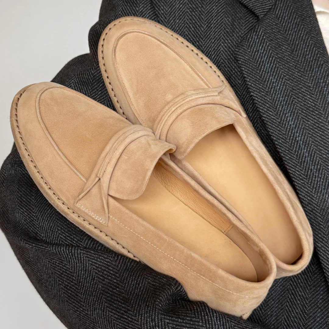 Женские лоферы без шнуровки на плоской подошве из натуральной замши с круглым носком, мягкие удобные повседневные женские повседневные мокасины высокого качества
Женские лоферы без шнуровки на плоской подошве из натуральной замши с круглым носком, мягкие удобные повседневные женские повседневные мокасины высокого качества