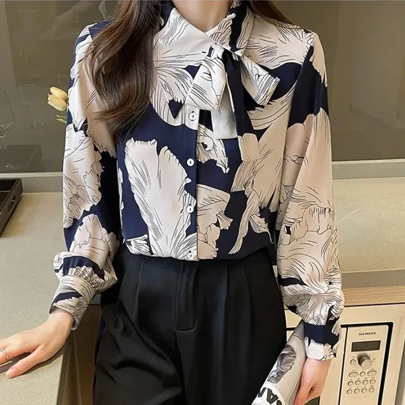 Женские офисные топы на пуговицах с бантом, одежда, женские рубашки с длинным рукавом и цветочным принтом, осенние модные шифоновые блузки, новые Блузы 28879
Женские офисные топы на пуговицах с бантом, одежда, женские рубашки с длинным рукавом и цветочным принтом, осенние модные шифоновые блузки, новые Блузы 28879