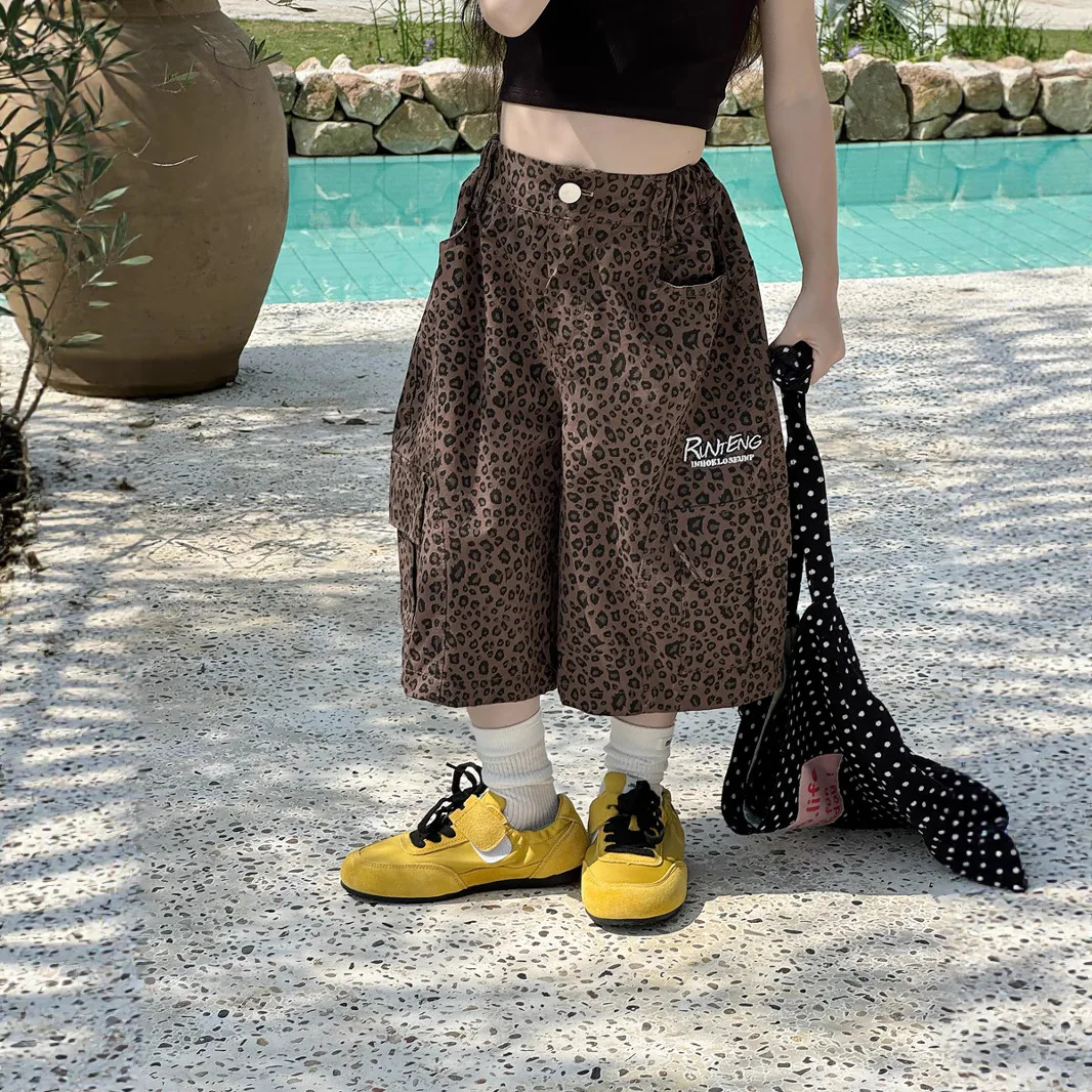 Girl Pants 2025 Summer New Childrens Clothing Korean Style Girl Baby Retro Leopard Print Wide Leg Cargo Pants Casual Daily
Girl Pants 2025 Summer New Childrens Clothing Korean Style Girl Baby Retro Leopard Print Wide Leg Cargo Pants Casual Daily