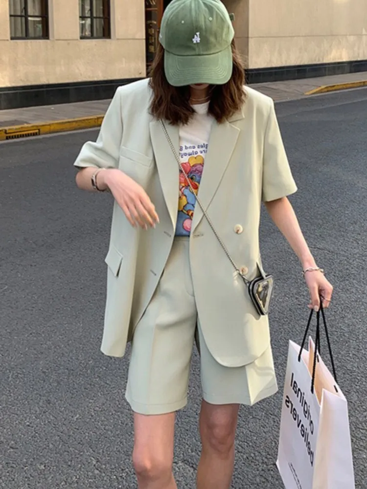 Women's Summer Blazers Set 2025 New Fashion Loose Thin Suit Coat Shorts Two Piece Korean Elegant Casual Pants Matching Sets
Women's Summer Blazers Set 2025 New Fashion Loose Thin Suit Coat Shorts Two Piece Korean Elegant Casual Pants Matching Sets
