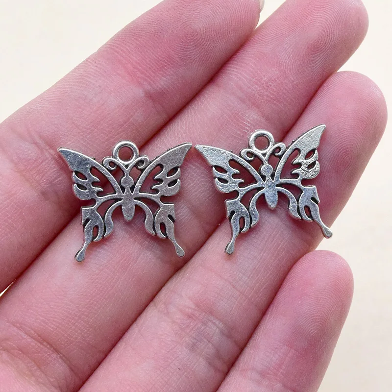 20pcs 16x18mm Antique Hollow Butterfly Alloy Charms Vintage Fashion Earring Necklace Pendant Accessory Diy Jewelry
20pcs 16x18mm Antique Hollow Butterfly Alloy Charms Vintage Fashion Earring Necklace Pendant Accessory Diy Jewelry