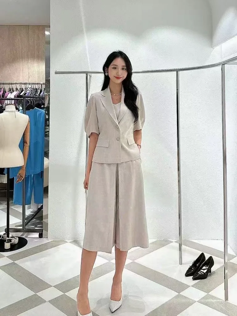 Elegant Short Sleeve Suit Jacket And High Waist Skirt Two Piece Set for Women Summer Fashion Outfit Korean Style
Elegant Short Sleeve Suit Jacket And High Waist Skirt Two Piece Set for Women Summer Fashion Outfit Korean Style