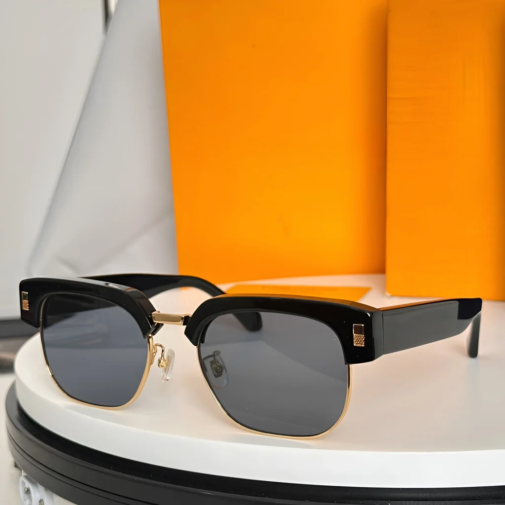 Fashion Polarized Women Sunglasses UV Protection Anti - Glare Outdoor Sport Mirrored Tinted Unisex Lightweight Durable
Fashion Polarized Women Sunglasses UV Protection Anti - Glare Outdoor Sport Mirrored Tinted Unisex Lightweight Durable