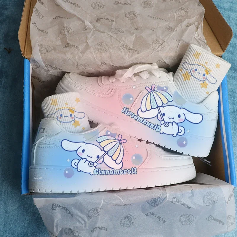 Новые кроссовки Sanrio Kawaii Cinnamoroll аниме Студенческая обувь для бега Детская уличная повседневная обувь аниме милый подарок на день рождения
Новые кроссовки Sanrio Kawaii Cinnamoroll аниме Студенческая обувь для бега Детская уличная повседневная обувь аниме милый подарок на день рождения
