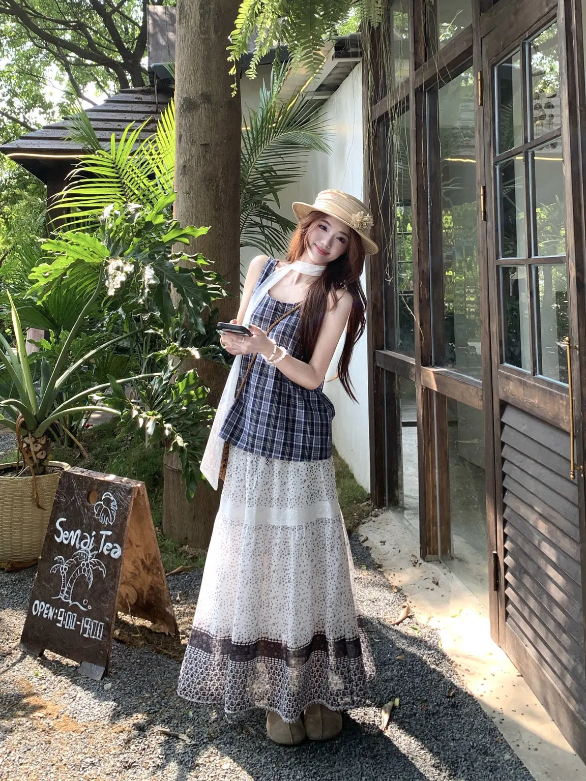 Beach Vacation Style Women's Summer Korean Elegance Scarf Plaid Sleeveless Vest Floral Halter Neck Skirt Two-Piece Set
Beach Vacation Style Women's Summer Korean Elegance Scarf Plaid Sleeveless Vest Floral Halter Neck Skirt Two-Piece Set