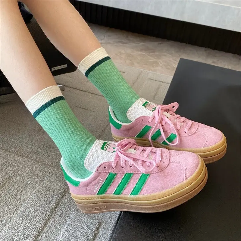 Adidas IE0420 Retro Ladies Suede Trainers Pink Green Gum Outsole Classic Three Stripes Lightweight Comfort Daily Street Sneakers
Adidas IE0420 Retro Ladies Suede Trainers Pink Green Gum Outsole Classic Three Stripes Lightweight Comfort Daily Street Sneakers