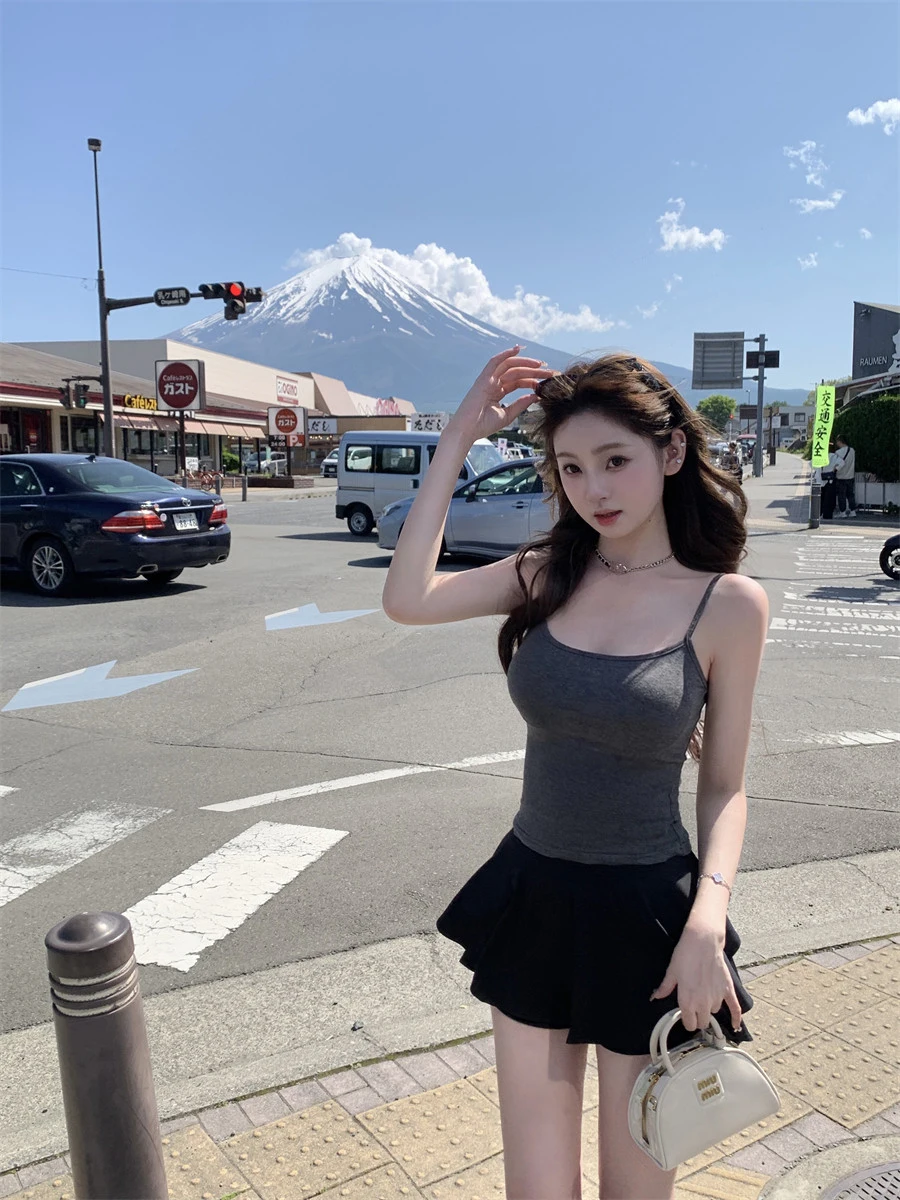 Handmade Women's Crop Top Breathable Polyester Fiber Three-Color Options Korean Style Sweet Style Short Length Slightly Elastic
Handmade Women's Crop Top Breathable Polyester Fiber Three-Color Options Korean Style Sweet Style Short Length Slightly Elastic