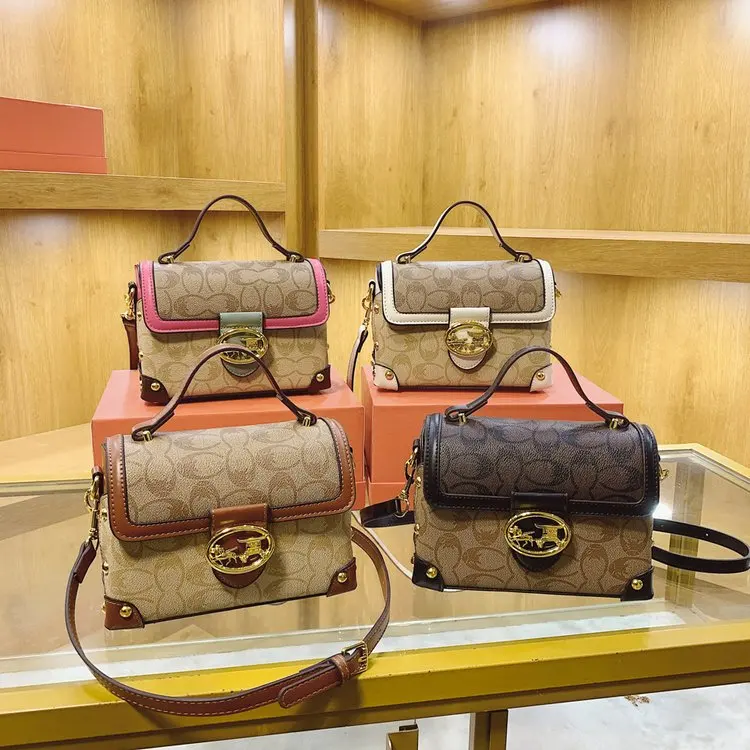 Stylish And Functional Designer Tote Diaper Bag Women Luxury Leather Large Capacity Elegant Crossbody Handbag For Busy Days
Stylish And Functional Designer Tote Diaper Bag Women Luxury Leather Large Capacity Elegant Crossbody Handbag For Busy Days