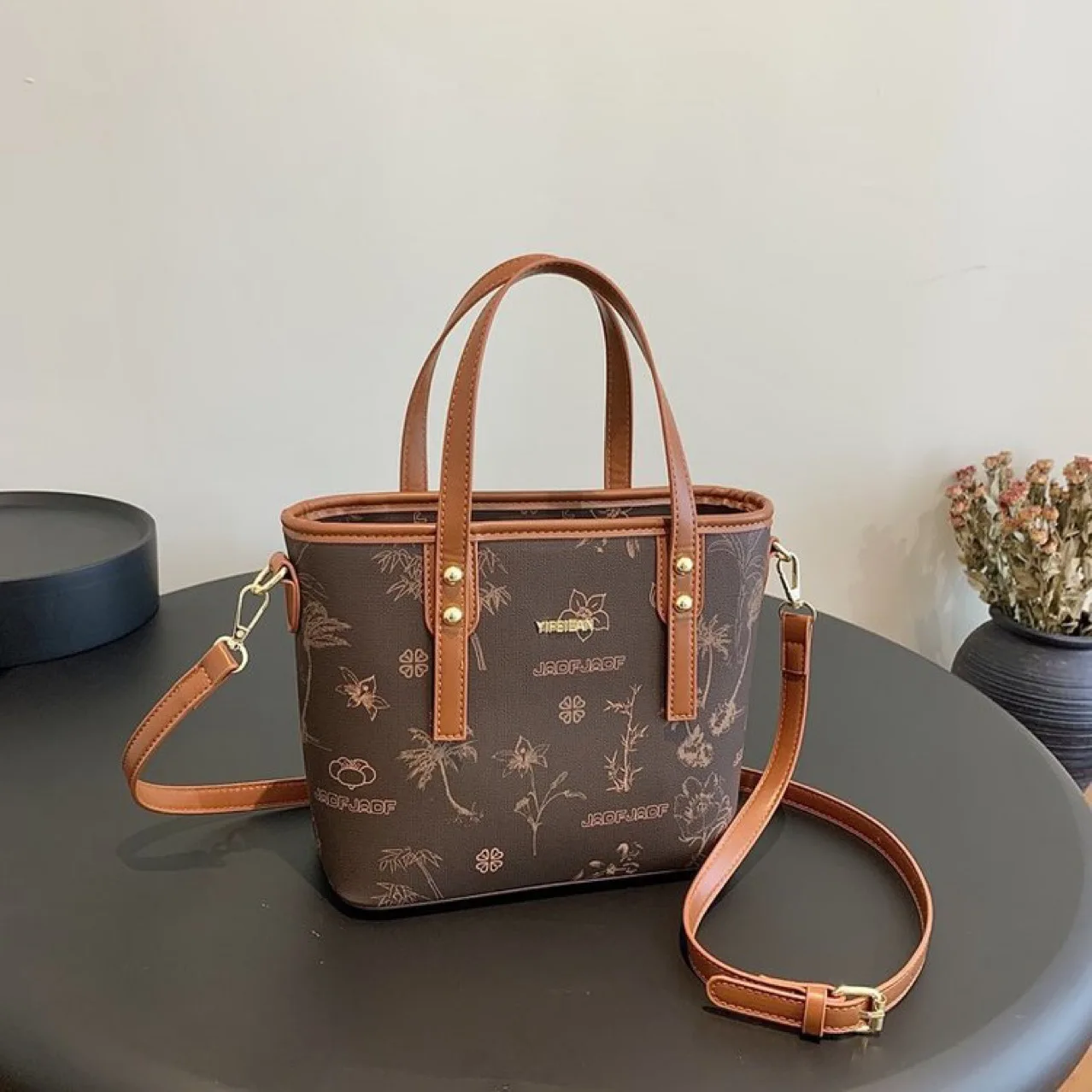 2025 Vintage Print Bucket Bag Chocolate Brown Crossbody Purse for Women Genuine Leather Shoulder Tote
2025 Vintage Print Bucket Bag Chocolate Brown Crossbody Purse for Women Genuine Leather Shoulder Tote