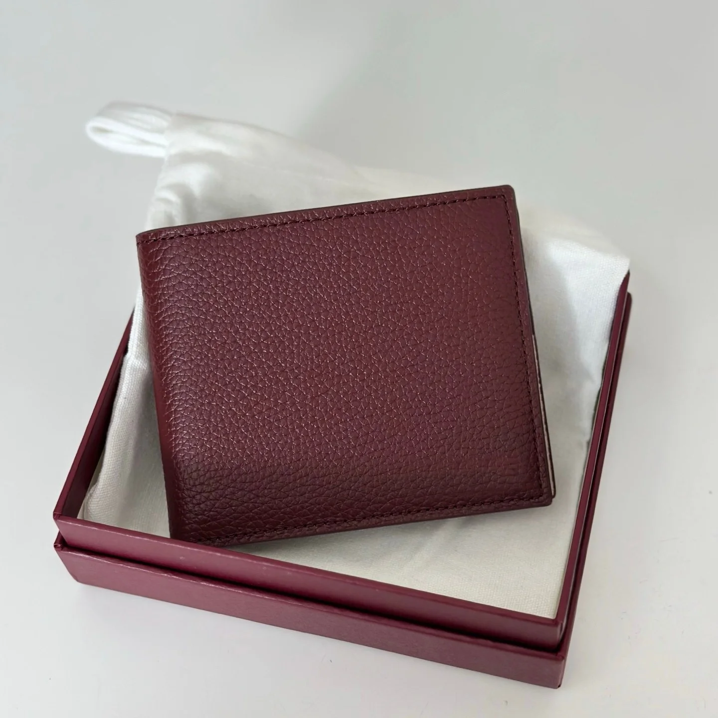 Luxury Brand Wallets Card Holder Leatther Money Clips Coin Purses Lightweight Premium Gift Cowhide Material 817038 Handmade
Luxury Brand Wallets Card Holder Leatther Money Clips Coin Purses Lightweight Premium Gift Cowhide Material 817038 Handmade