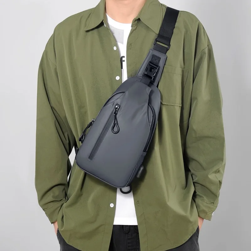 New fashion shoulder bag, USB European and American trend, cross-body wrapper, water-repellent outdoor small shoulder bag
New fashion shoulder bag, USB European and American trend, cross-body wrapper, water-repellent outdoor small shoulder bag