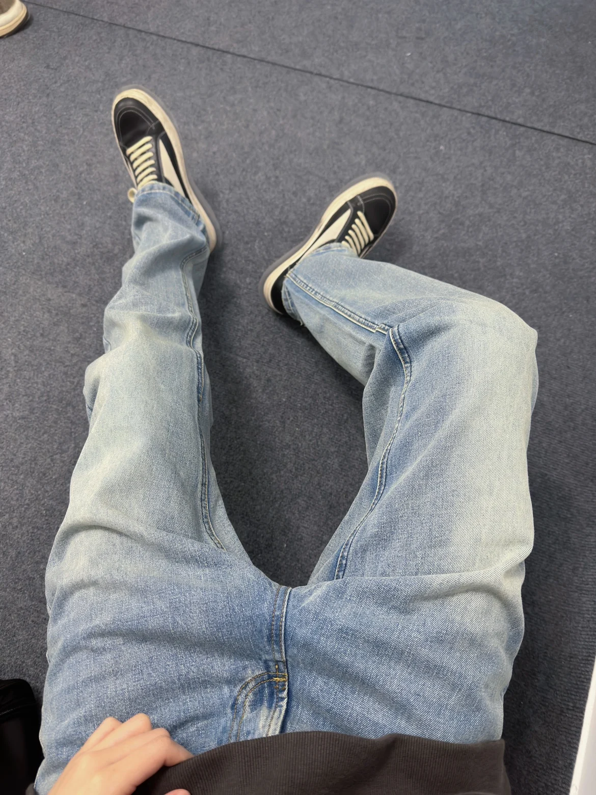 Мужские джинсы Cleanfit American High Street Vintage, прямые, с эффектом потертости, повседневные, с текстурой, длинные брюки из синего денима, осень 2024
Мужские джинсы Cleanfit American High Street Vintage, прямые, с эффектом потертости, повседневные, с текстурой, длинные брюки из синего денима, осень 2024