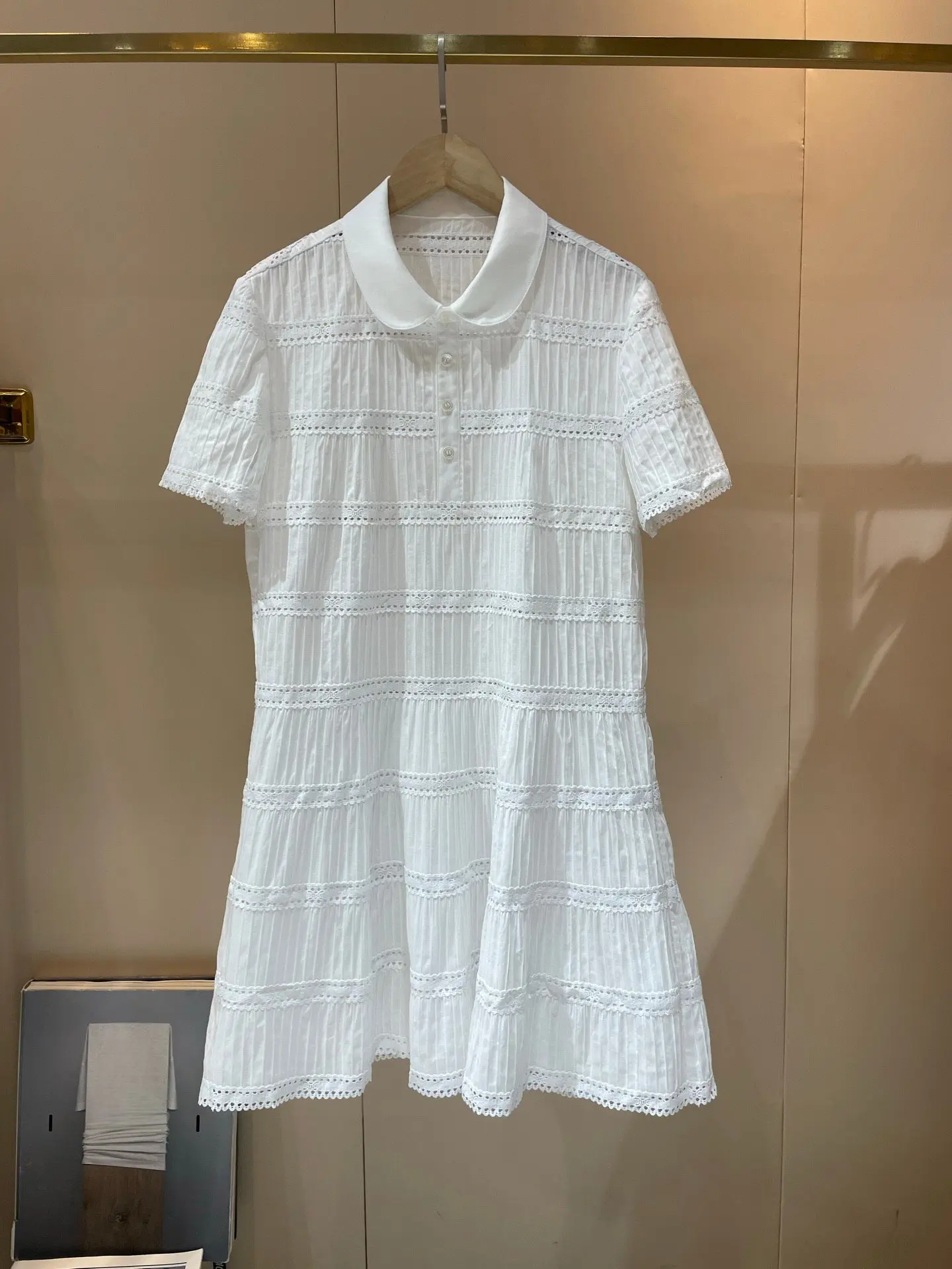 Summer New 100% Cotton White Dress Fashionable French Sweet Lapel Lace Hollow out Heavy Embroidery Commuting Style Women's Fashi
Summer New 100% Cotton White Dress Fashionable French Sweet Lapel Lace Hollow out Heavy Embroidery Commuting Style Women's Fashi