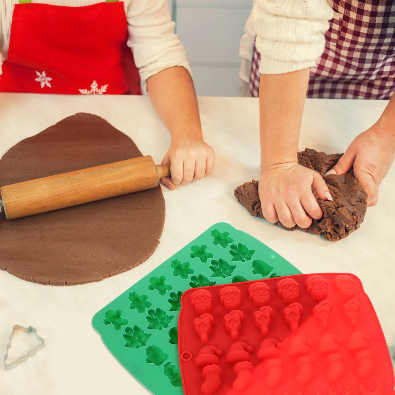 2Pcs Silicone Candy Mold Christmas Chocolate DIY Baking Mold Flexible Kitchen Tool for Jelly Cake Chocolate Treats
2Pcs Silicone Candy Mold Christmas Chocolate DIY Baking Mold Flexible Kitchen Tool for Jelly Cake Chocolate Treats