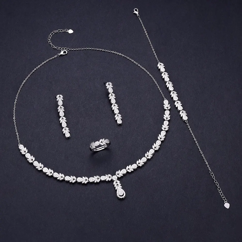 2024 New Cubic zirconia Pearl Necklace Earrings Set of 4 Women's Wedding Party All Zircon Dubai Bridal Jewelry Set Gift
2024 New Cubic zirconia Pearl Necklace Earrings Set of 4 Women's Wedding Party All Zircon Dubai Bridal Jewelry Set Gift