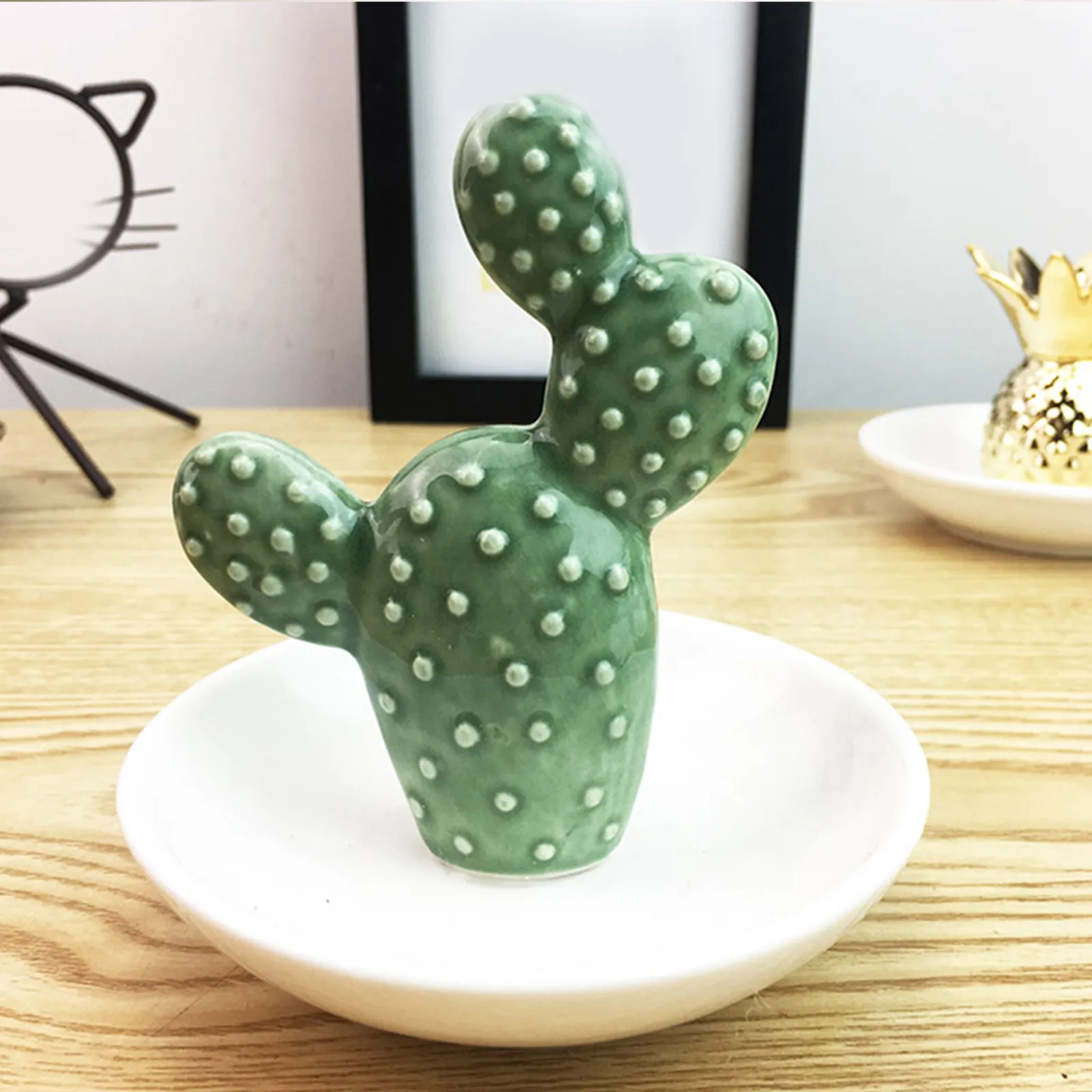 Premium Ceramic Cactus Jewelry Dish Tray Ring Holder Desktop Ornament for Jewelry Storage Cosmetics Brushes Home Decoration
Premium Ceramic Cactus Jewelry Dish Tray Ring Holder Desktop Ornament for Jewelry Storage Cosmetics Brushes Home Decoration